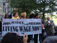 生活賃金を要求して 2013年9月17日、ワシントンDCでの抗議行動